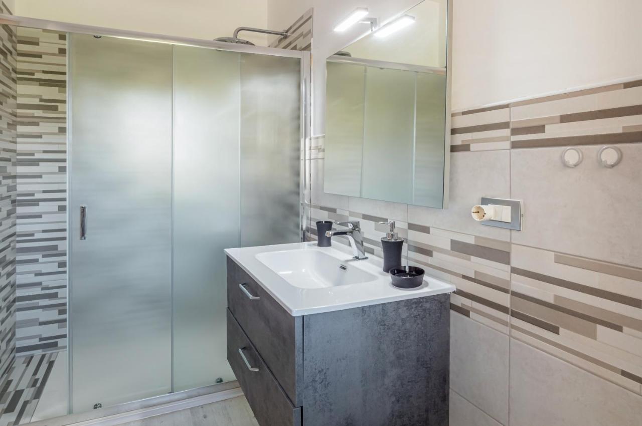Domus Lucis Apartment Terrace & Private Parking Marinella di Sarzana Zewnętrze zdjęcie